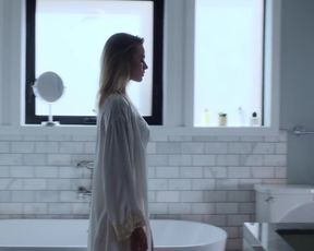 Hot scene Margot Robbie - Vogue Magazine (2016) 