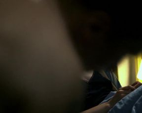 Hot scene Inez Bjorg David, Maja Schöne - Neu in unserer Familie. Zwei Eltern zu viel (2017)