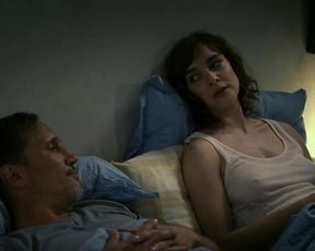 Hot scene Inez Bjorg David, Maja Schöne - Neu in unserer Familie. Zwei Eltern zu viel (2017)