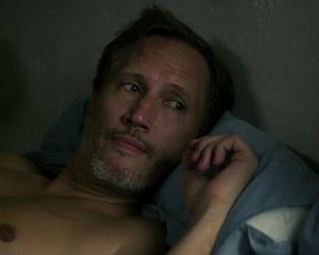 Hot scene Inez Bjorg David, Maja Schöne - Neu in unserer Familie. Zwei Eltern zu viel (2017)