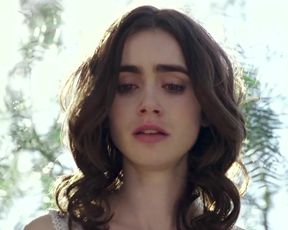 Sexy Lily Collins nude - To The Bone (2017) 