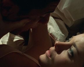 Actress Marion Cotillard nude - Taxi (1998)