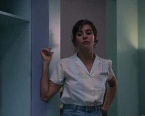 Actress Alison Brie - Glow S01E01 (2017) TV Show Sex Scenes