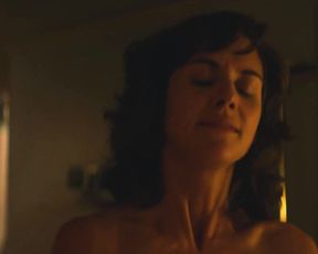 Actress Alison Brie - Glow S01E01 (2017) TV Show Sex Scenes