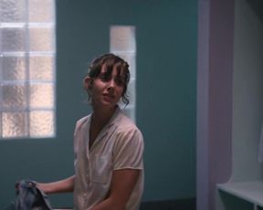 Actress Alison Brie - Glow S01E01 (2017) TV Show Sex Scenes