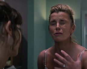 Actress Alison Brie - Glow S01E01 (2017) TV Show Sex Scenes