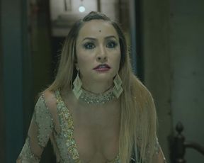 Naked scenes Sabrina Sato nude - O Concurso (2013)