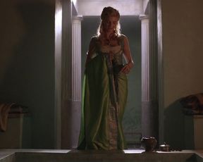 TV show scene Viva Bianca - Spartacus Blood and Sand s01e10 (2010) 