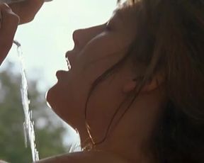 Hot scene Beatrice Buchholz Nude - La note bleue (1991) 