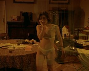 Irene Jacobs - The Double Life Of Veronique (1991)