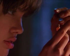 Sexy Angelina Jolie, Hedy Burress, Jenny Shimizu Nude - Foxfire (US 1996) 