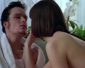 Hot celebs video Amanda Ryan Nude - The Hunger (1997) 