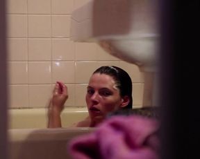 Hot scene Amy Seimetz Nude - Bitter Feast (US 2010) 