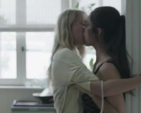 Hot scene Juana Acosta, Ingrid Garcia Jonsson Nude - Acantilado (2016) 