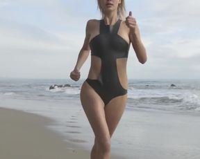 Hot actress Kelly Rohrbach Sexy - Baywatch Run 2016 