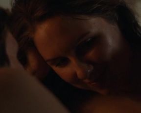 Hot scene Miri Ann Beuschel Nude - Forldre (2016) 