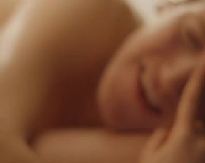 Hot scene Miri Ann Beuschel Nude - Forldre (2016) 