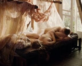 Hot scene Miri Ann Beuschel Nude - Forldre (2016) 