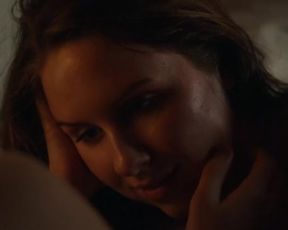 Hot scene Miri Ann Beuschel Nude - Forldre (2016) 