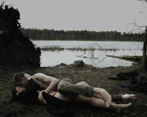 Sexy Rebecca Angiulli Nude - Hvid Pest (2017) 