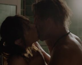 Naked scene Sarah Wayne Callies - Colony s01e03 (2016) TV show nudity video