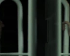 TV show scene Úrsula Corberó Sexy - La Casa de Papel s01e07 (2017) 