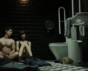 TV show scene Úrsula Corberó Sexy - La Casa de Papel s01e07 (2017) 