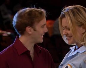 Sexy Shanna Moakler nude – Seeing Other People (2004) 