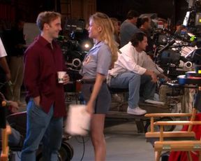 Sexy Shanna Moakler nude – Seeing Other People (2004) 