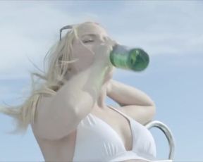 Thali Liberman Nude - Blikkfang (2011)