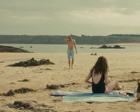 Sexy Anne Hathaway Sexy - One Day (2011) TV show scenes