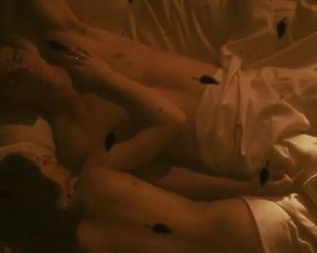 Hot actress Hilary Swank Nude - The Black Dahlia (2006) 