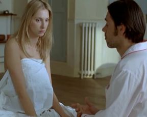 Hot scene Frederique Bel Nude - Fais-moi plaisir! (2009) 