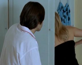 Hot scene Frederique Bel Nude - Fais-moi plaisir! (2009) 