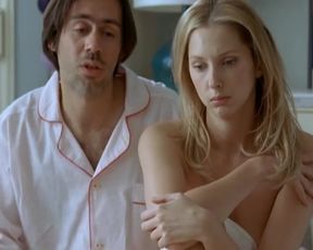 Hot scene Frederique Bel Nude - Fais-moi plaisir! (2009) 