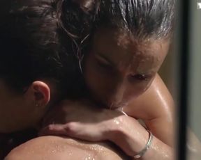 Sexy Jennifer Lauret Nude - Une Famille Formidable s12e04 (2015) 