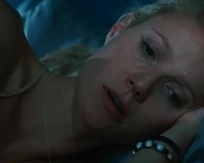Hot scene Gwyneth Paltrow and Leighton Meester - Country Strong (2010) 