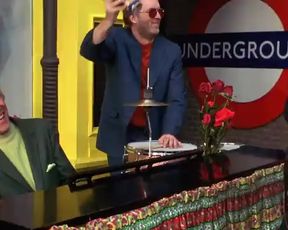 Sexy Heather Graham - Austin Powers_ The Spy Who Shagged Me (1999) 