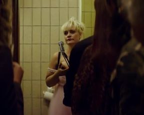 Hot scene Henriette Steenstrup Nude - Kvinner I For Store Herreskjorter (NO 2015)