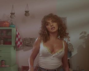 Naked scenes Alexandra Stan Sexy - Mami (2018) Music Video