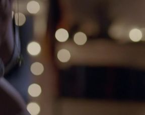 Hot actress Jamie Lee Sexy - Crashing s02e01 (2017) 