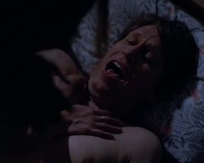 Hot actress Jamie Lee Sexy - Crashing s02e01 (2017) 