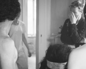 Hot scene Jessy Moravec Nude - Lasst die Alten sterben (2017) 