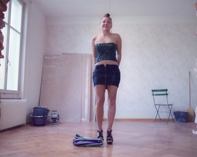 Hot scene Jessy Moravec Nude - Lasst die Alten sterben (2017) 