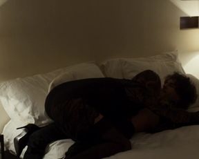 Naked scenes Emma Suarez Sexy - Las hijas de Abril (2017)