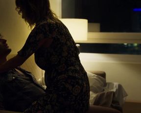 Naked scenes Emma Suarez Sexy - Las hijas de Abril (2017)