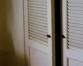 Sexy Charlbi Dean Kriek, Drea de Matteo sexy – Don’t Sleep (2017) 