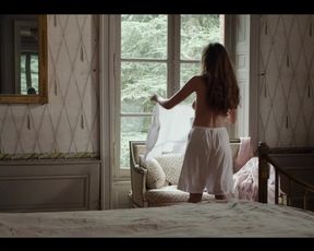 Hot celebs video Georgia Scalliet, Elsa Lepoivre, Florence Viala - Les Trois Soeurs (2015) 