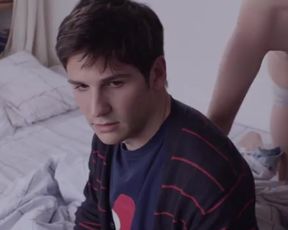 Hot scene Pauline Étienne – Eden (FR 2014) 