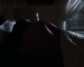 Amber Heard nude-The Joneses (2009)